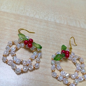 Gyöngykoszorú magyallal fülbevaló - ékszer - fülbevaló - lógós kerek fülbevaló - Meska.hu