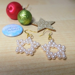 Csillag fülbevaló gyöngyből - ékszer - fülbevaló - lógó fülbevaló - Meska.hu