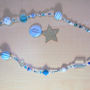 Kék-fehér nyaklánc téli hangulatban - ékszer - nyaklánc - bogyós nyaklánc - Meska.hu