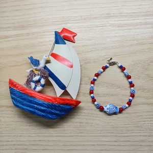 Tengerész hangulatú karkötő hal és virág mintával - ékszer - karkötő - gyöngyös karkötő - Meska.hu