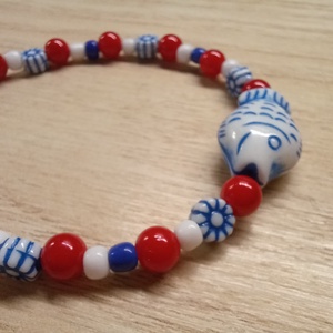 Tengerész hangulatú karkötő hal és virág mintával - ékszer - karkötő - gyöngyös karkötő - Meska.hu