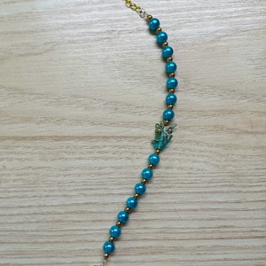 Türkizkék-arany karkötő hal mintával - ékszer - karkötő - gyöngyös karkötő - Meska.hu