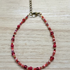 Piros karkötő  - Meska.hu