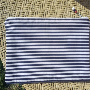 Kék-fehér csíkos, gombos neszesszer  - táska & tok - neszesszer - Meska.hu