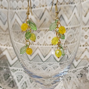 Citromos limonádé fülbevaló , Ékszer, Fülbevaló, Lógó fülbevaló, Ékszerkészítés, Gyöngyfűzés, gyöngyhímzés, MESKA