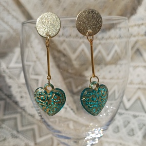 Arany-türkizkék szívecskés fülbevaló , Ékszer, Fülbevaló, Lógó fülbevaló, Ékszerkészítés, Gyöngyfűzés, gyöngyhímzés, MESKA