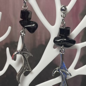 Sárkányszárny feketében, Ékszer, Fülbevaló, Lógó fülbevaló, Ékszerkészítés, MESKA