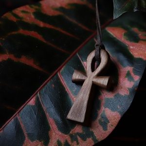 Hársfából faragott ankh szimbólum - Meska.hu