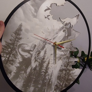 Gravírozott farkasos falióra � 40 cm � egyedi, természet ihlette dekoráció, DIY (Csináld magad), Egységcsomag, Famegmunkálás, MESKA