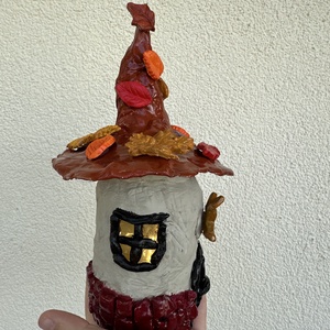 Macskaköves tündérbolt házikó, LED világítással, gyurmából és akrilfestékkel színezve - otthon & életmód - dekoráció - asztal és polc dekoráció - díszüveg - Meska.hu