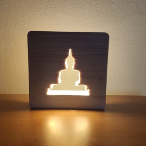 Buddha mintájú fenyő hangulatlámpa - Meska.hu
