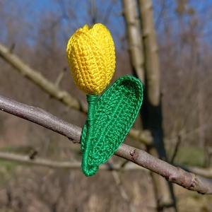 Sárga tulipán kitűző - ékszer - kitűző és bross - kitűző - Meska.hu