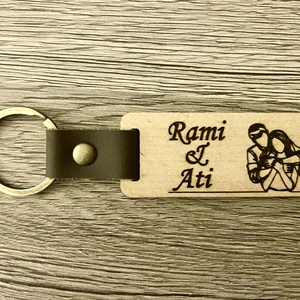 Személyre szabott fa kulcstartó pároknak - örökítsd meg az első közös pillanatot, Táska & Tok, Kulcstartó & Táskadísz, Kulcstartó, Famegmunkálás, Gravírozás, pirográfia, MESKA