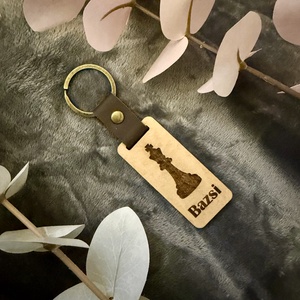 Egyedi, személyre szabott fa kulcstartó - mert minden király megérdemel egy koronát - táska & tok - kulcstartó & táskadísz - kulcstartó - Meska.hu