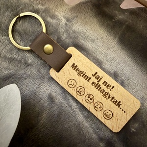 Humoros, személyre szabott fa kulcstartó - amikor a kulcs is pánikba esik, Táska & Tok, Kulcstartó & Táskadísz, Kulcstartó, Famegmunkálás, Gravírozás, pirográfia, MESKA