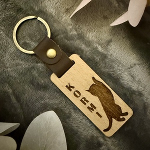 Személyre szabott cicás fa kulcstartó - mert egy cica nem csak házikedvenc, hanem családtag, Táska & Tok, Kulcstartó & Táskadísz, Kulcstartó, Famegmunkálás, Gravírozás, pirográfia, MESKA