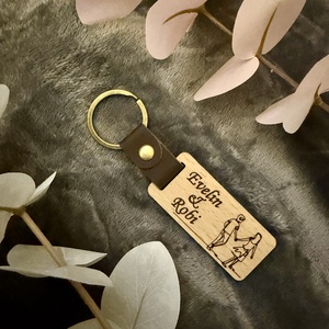 Személyre szabott fa kulcstartó - emlék az első közös otthonról - táska & tok - kulcstartó & táskadísz - kulcstartó - Meska.hu