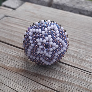 Lila csillag mintás gyűrű, Ékszer, Gyűrű, Gyöngyös gyűrű, Gyöngyfűzés, gyöngyhímzés, MESKA