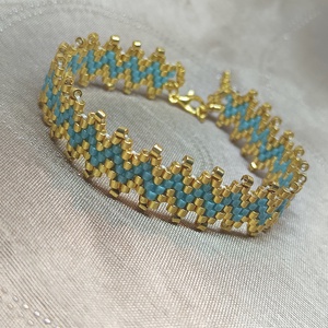 Türkiz arany ZigZag karkötő - ékszer - karkötő - gyöngyös karkötő - Meska.hu