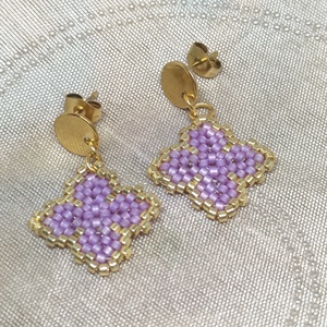 Lóhere gyöngyös fülbevaló, Arany-Lila Miyuki gyöngyből - ékszer - fülbevaló - lógó fülbevaló - Meska.hu
