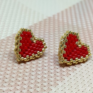 Szív alakú bedugós fülbevalók - ékszer - fülbevaló - pötty fülbevaló - Meska.hu