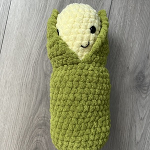 Új 1db egyedi horgolt kukorica plüss zsenília fonalból - játék & sport - plüssállat & játékfigura - plüss zöldség, gyümölcs - Meska.hu