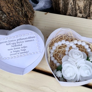 Tanú felkèrő ajándèk, Esküvő, Meghívó & Kártya, Tanú felkérő, , kb 11cm-es a box 
Gyöngyös karkötős csuklódísz
Kèsztermèl!A kèpen lèvő termèk lesz postázva., MESKA