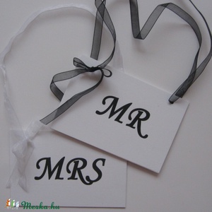 MR és MRS tábla - esküvő - dekoráció fotózáshoz - székjelölőhöz - egyedi  - esküvő - dekoráció - tábla & jelzés - Meska.hu