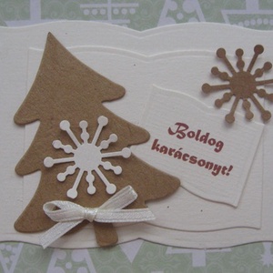 Könyv alakú ajándékkísérő dombormintás fenyőfával - Merry christmas felirattal - csoportajándék -  - karácsony - karácsonyi ajándékozás - karácsonyi képeslap, üdvözlőlap, ajándékkísérő - Meska.hu