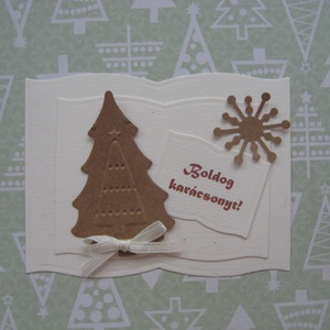 Könyv alakú ajándékkísérő dombormintás fenyőfával - Merry christmas felirattal - csoportajándék -  - karácsony - karácsonyi ajándékozás - karácsonyi képeslap, üdvözlőlap, ajándékkísérő - Meska.hu