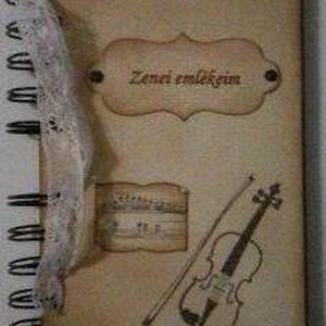  Emlékmegőrző - rendezvényajándék - hegedű - zenekedvelőnek - zeneiskola, Otthon & Életmód, Papír, írószer, Album & Fotóalbum, Papírművészet, MESKA