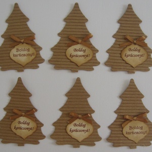 Tintázott karácsonyi ajándékkártya fenyőfával - felirattal - ajándékcsomagokhoz, kedves gondolatokhoz - egyedi termék - karácsony - karácsonyi ajándékozás - karácsonyi képeslap, üdvözlőlap, ajándékkísérő - Meska.hu