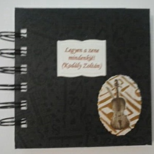 A négy húr - hegedú - zeneiskola - zenekedvelőknek - emlékmegőrző album - fellépések tervezése - autogramgyűjtés - otthon & lakás - papír írószer - album & fotóalbum - Meska.hu A négy húr - hegedú - zeneiskola - zenekedvelőknek - emlékmegőrző album - fellépések tervezése - autogramgyűjtés - otthon & lakás - papír írószer - album & fotóalbum - Meska.hu