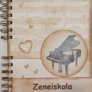 Zongorajáték - zenekedvelőknek , zenetanároknak - album - zongoraverseny - zeneiskolás vagyok - csoportajándék - emlék, Otthon & Életmód, Papír írószer, Album & Fotóalbum, Papírművészet, MESKA