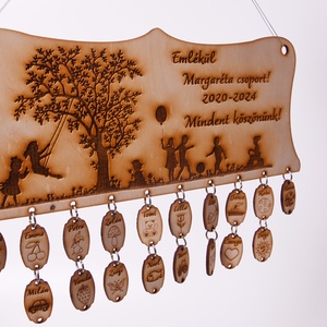 Gravírozott ovis csoport tabló bilétával - otthon & életmód - dekoráció - fali és függő dekoráció - falra akasztható dekor - Meska.hu