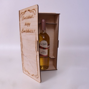 Gravírozott Könyv alakú egyedi bortartó - otthon & életmód - konyhafelszerelés, tálalás - italos kellékek - boros díszdoboz - Meska.hu