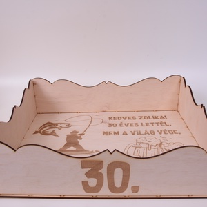 Gravírozott sörös tálca ajándék � dobozos sör tartó, Otthon & Életmód, Konyhafelszerelés, tálalás, Italos kellékek, Italtartó, Gravírozás, pirográfia, MESKA