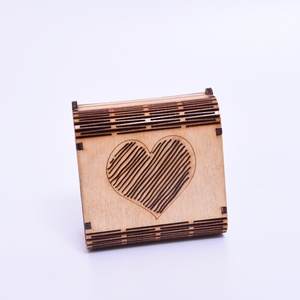 Gravírozott szívecskés doboz, Otthon & Életmód, Dekoráció, Asztal és polc dekoráció, Díszdoboz, Gravírozás, pirográfia, MESKA