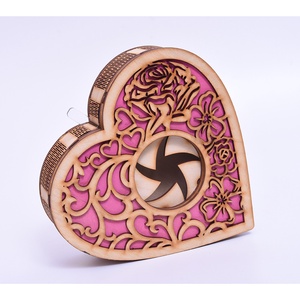 Gravírozott szív doboz - otthon & életmód - dekoráció - asztal és polc dekoráció - díszdoboz - Meska.hu