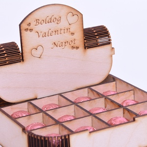 Gravírozott bonbonos doboz, Otthon & Életmód, Dekoráció, Asztal és polc dekoráció, Díszdoboz, Gravírozás, pirográfia, MESKA