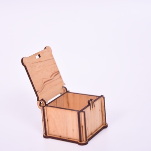 Gravírozott fa kis doboz - otthon & életmód - dekoráció - asztal és polc dekoráció - díszdoboz - Meska.hu