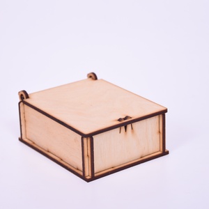 Gravírozott fa kis doboz, Otthon & Életmód, Dekoráció, Asztal és polc dekoráció, Díszdoboz, Gravírozás, pirográfia, MESKA