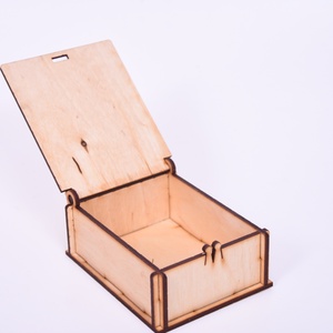 Gravírozott fa kis doboz - otthon & életmód - dekoráció - asztal és polc dekoráció - díszdoboz - Meska.hu