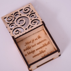 Gravírozott fa kis doboz - otthon & életmód - dekoráció - asztal és polc dekoráció - díszdoboz - Meska.hu
