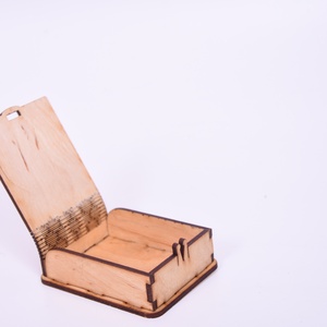 Gravírozott fa kis doboz - otthon & életmód - dekoráció - asztal és polc dekoráció - díszdoboz - Meska.hu