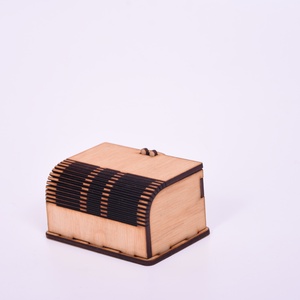 Gravírozott fa kis doboz, Otthon & Életmód, Dekoráció, Asztal és polc dekoráció, Díszdoboz, Gravírozás, pirográfia, MESKA