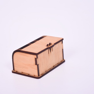 Gravírozott fa kis doboz - otthon & életmód - dekoráció - asztal és polc dekoráció - díszdoboz - Meska.hu
