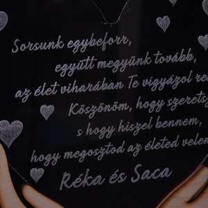 Gravírozott szülőköszöntő plexi szív - esküvő - emlék & ajándék - szülőköszöntő ajándék - Meska.hu