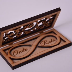 Gravírozott esküvői gyűrűtartó - esküvő - kiegészítők - gyűrűtartó & gyűrűpárna - Meska.hu