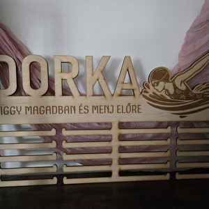 Gravírozott éremtartó � névvel - Meska.hu